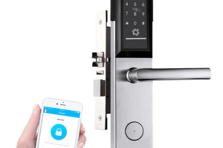 Timber Door TTlock Apartment Smart Lock with Password Card and Key Wholesale (7) TTlock apartment smart lock